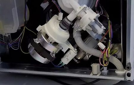 Посудомоечная машина Bosch зависла при работе