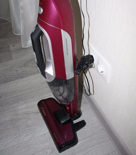 Пылесос Bosch не заряжается