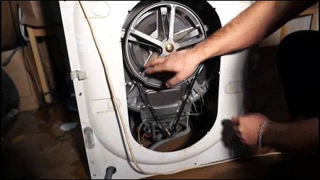 Стиральная машина Bosch гудит
